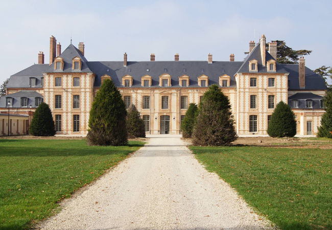 Chemin vers un château - Monument Historique